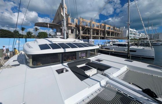 Catamaran LAGOON 52 F 15.84m