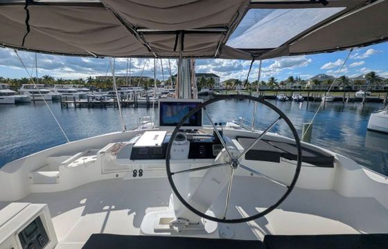 Catamaran LAGOON 52 F 15.84m