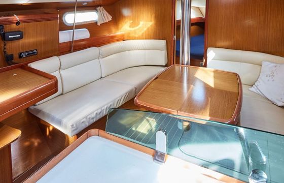 Sailboat Jeanneau Sun Odyssey 39i 11.62m