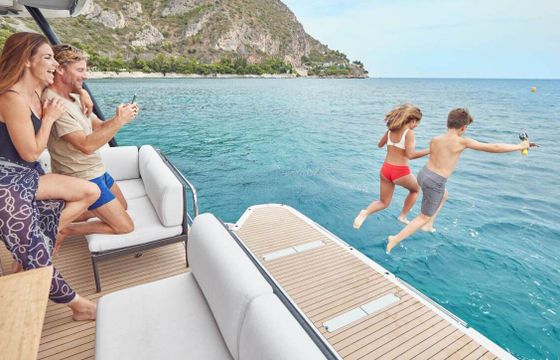 Motorboat Prestige M-48 620hp