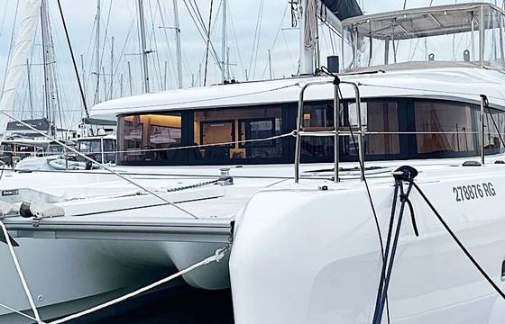 Catamaran Lagoon-Bénéteau Lagoon 42 OW 12.8m