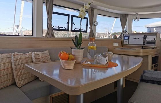 Catamaran Lagoon-Bénéteau Lagoon 42 OW 12.8m