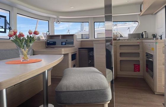 Catamaran Lagoon-Bénéteau Lagoon 42 OW 12.8m