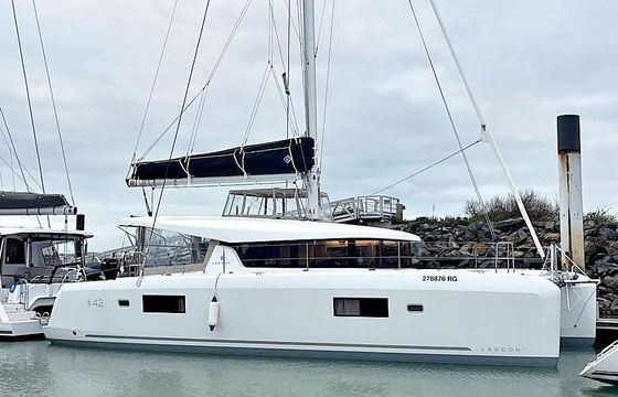 Catamaran Lagoon-Bénéteau Lagoon 42 OW 12.8m