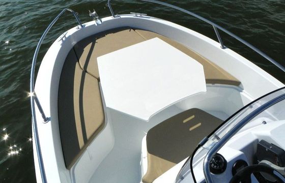 Motorboat Jeanneau Cap Camarat 4.7 style 60hp