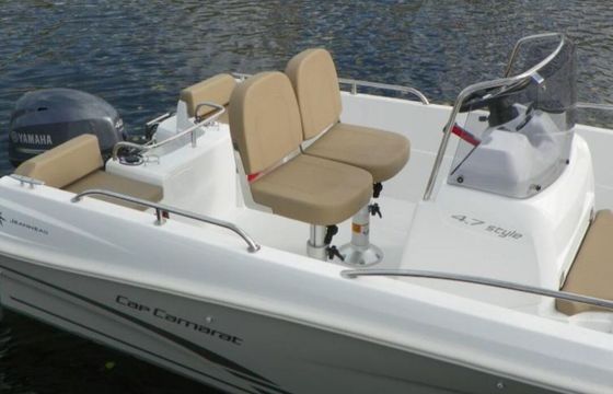 Motorboat Jeanneau Cap Camarat 4.7 style 60hp