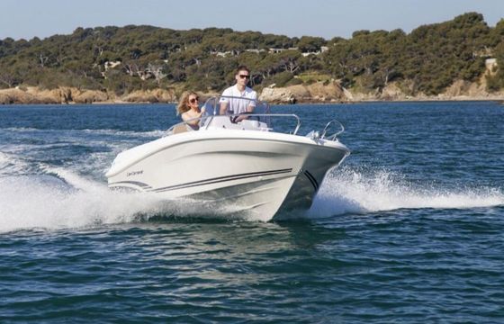 Motorboat Jeanneau Cap Camarat 4.7 style 60hp