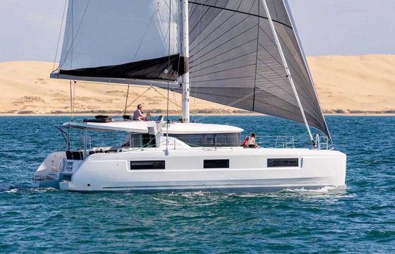 Catamaran Lagoon-Bénéteau Lagoon 46 - 4 + 2 cab. 13m