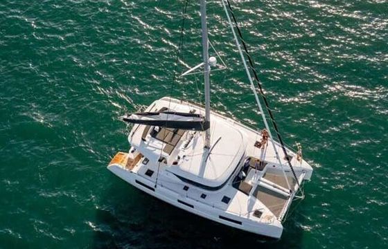 Catamaran Lagoon-Bénéteau Lagoon 46 - 4 + 2 cab. 13m