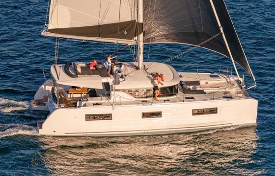 Catamaran Lagoon-Bénéteau Lagoon 46 - 4 + 2 cab. 13m