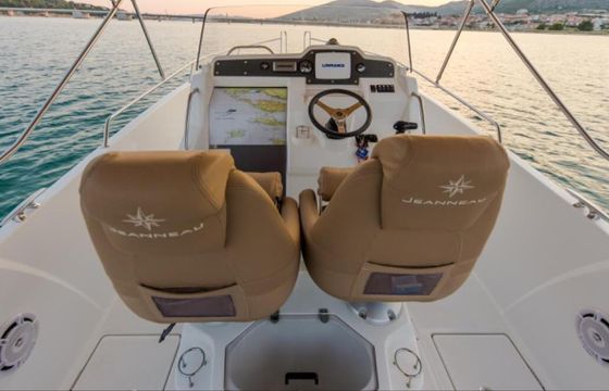 Motorboat Jeanneau Cap Camarat 7.5 Cc 225hp