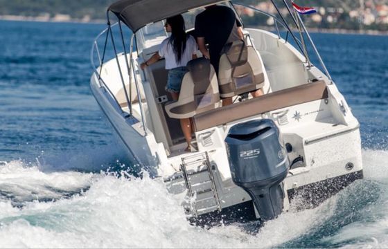 Motorboat Jeanneau Cap Camarat 7.5 Cc 225hp