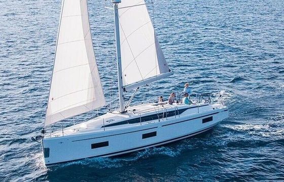 Sailboat Bavaria Bavaria C42 12m