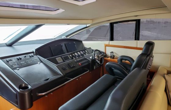 Motor yacht Sunseeker 72 Predator 2720hp
