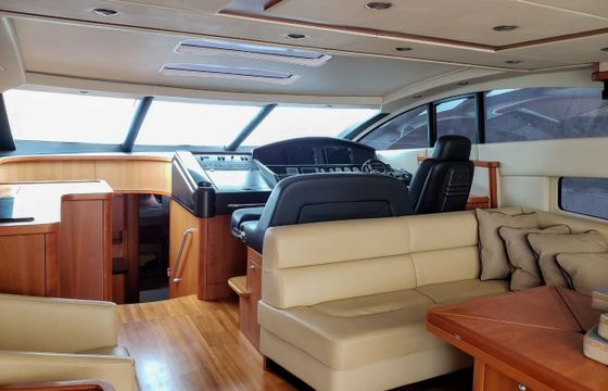 Motor yacht Sunseeker 72 Predator 2720hp