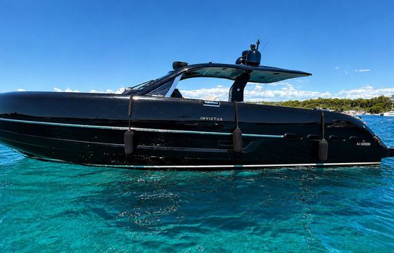 Motorboat Invictus TT 460 960hp