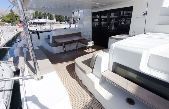 Catamaran Lagoon-Bénéteau Lagoon 50 - 6 + 1 cab. 14.75m