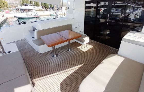Catamaran Lagoon-Bénéteau Lagoon 50 - 6 + 1 cab. 14.75m