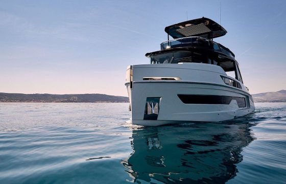 Motor yacht Explorer Yacht 62 Fly 1200hp
