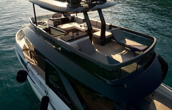Motor yacht Explorer Yacht 62 Fly 1200hp