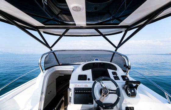 Motorboat Saver 870 400hp
