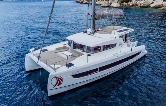 Catamaran Catana Group Bali 4.2 - 4 + 1 cab. 12m