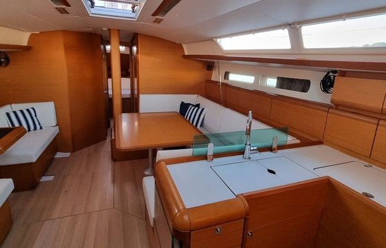 Sailboat Jeanneau Sun Odyssey 449 13.34m