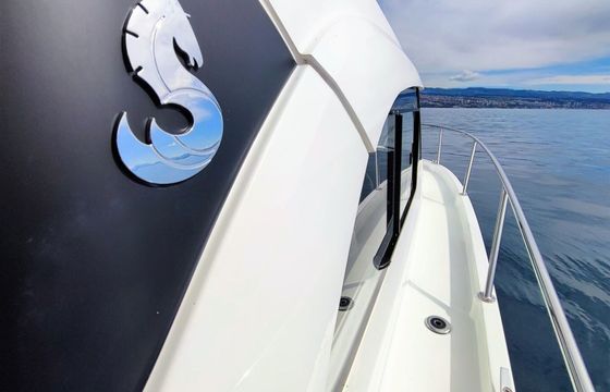 Motorboat Beneteau Antares 8 OB2, Mercury 250 250hp