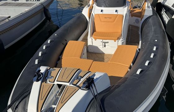 RIB prua al vento thor 8 200hp