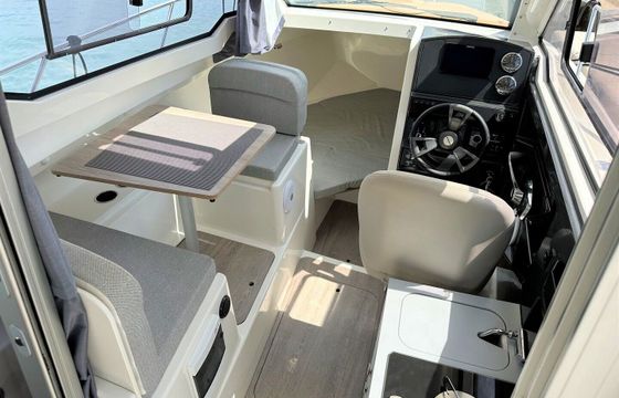 Motorboat Quicksilver 675 Weekend 225hp