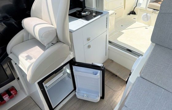 Motorboat Quicksilver 675 Weekend 225hp