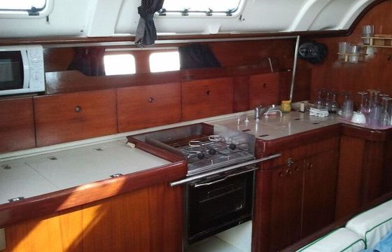 Sailboat Beneteau Oceanis 440 13.6m