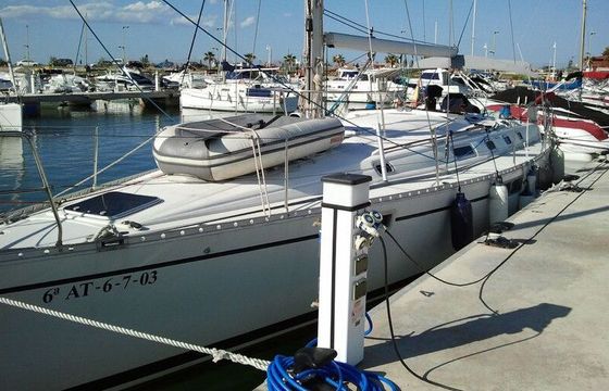 Sailboat Beneteau Oceanis 440 13.6m