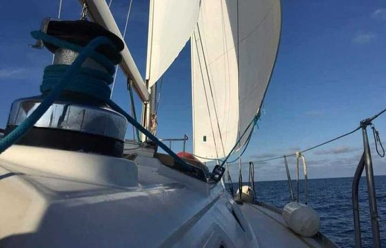 Sailboat Beneteau Oceanis 440 13.6m
