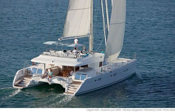 Catamaran Lagoon-Bénéteau Lagoon 620 - 6 + 2 cab. 18.9m