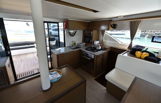 Catamaran Rorbertson &amp; Caine Leopard 46 with A/C 14.13m