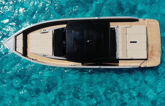 Motorboat De Antonio DAntonio 42 300hp