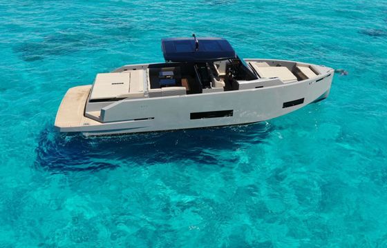 Motorboat De Antonio DAntonio 42 300hp