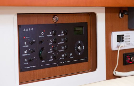 Sailboat Beneteau Oceanis 45 13m
