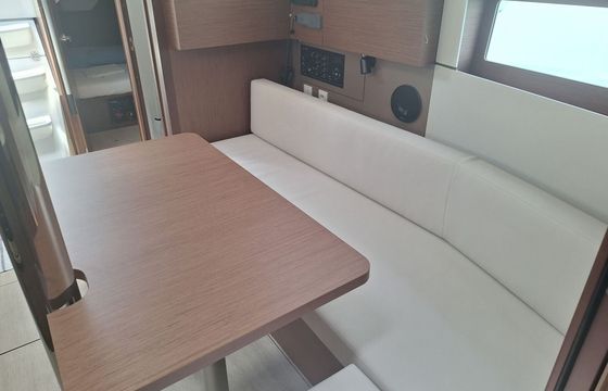 Sailboat Oceanis 38.1 11m