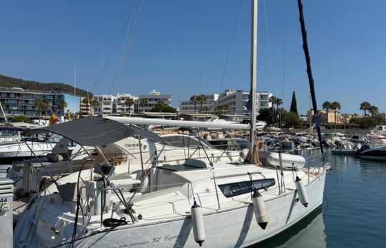 Sailboat Jeanneau Sun Odyssey 32i 9.6m