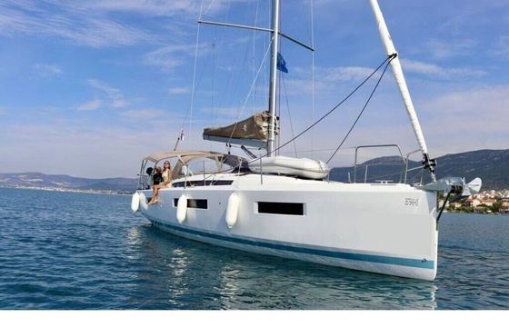 Sailboat Jeanneau Sun Odyssey 440 13m