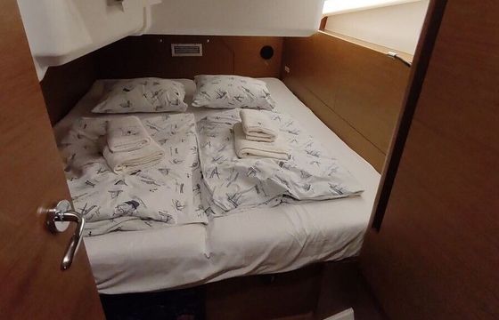 Sailboat Jeanneau Sun Odyssey 440 13m