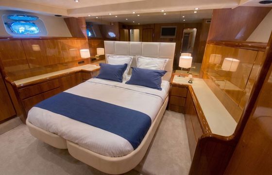 Motor yacht Falcon 82S 2400hp