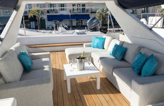 Motor yacht Falcon 82S 2400hp