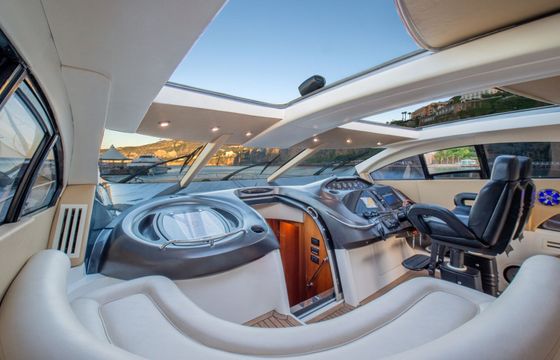 Motor yacht Sunseeker 75 Predator 640hp