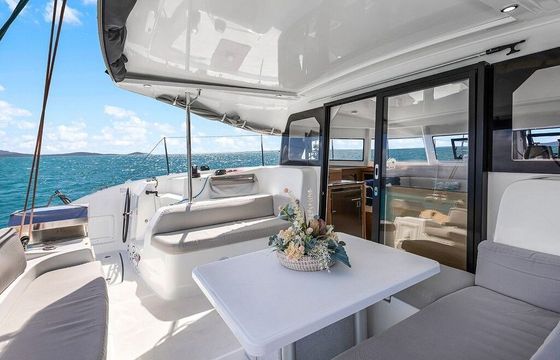 Catamaran Catamaran all inclusive with water toys 11.33m
