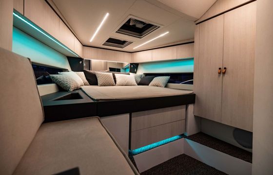 Motorboat Vi yachts Q4 600hp