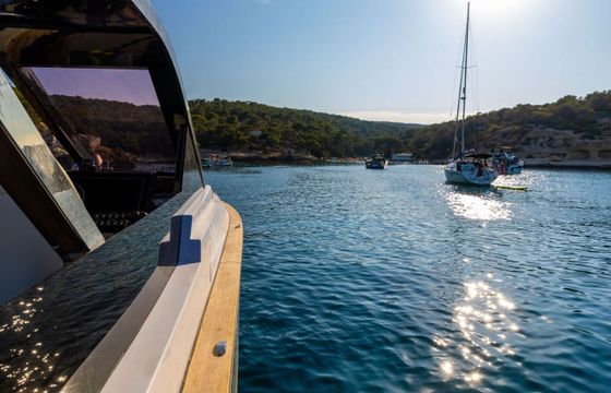 Motorboat Vi yachts Q4 600hp