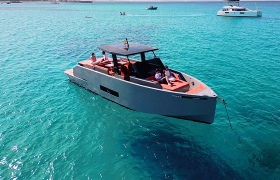Motorboat DeAntonio Yachts D42 Open 900hp